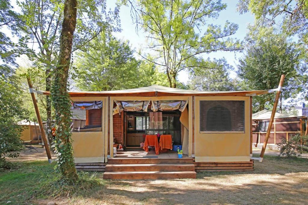 Camping Onlycamp Les Vailhes Lodève Esterno foto