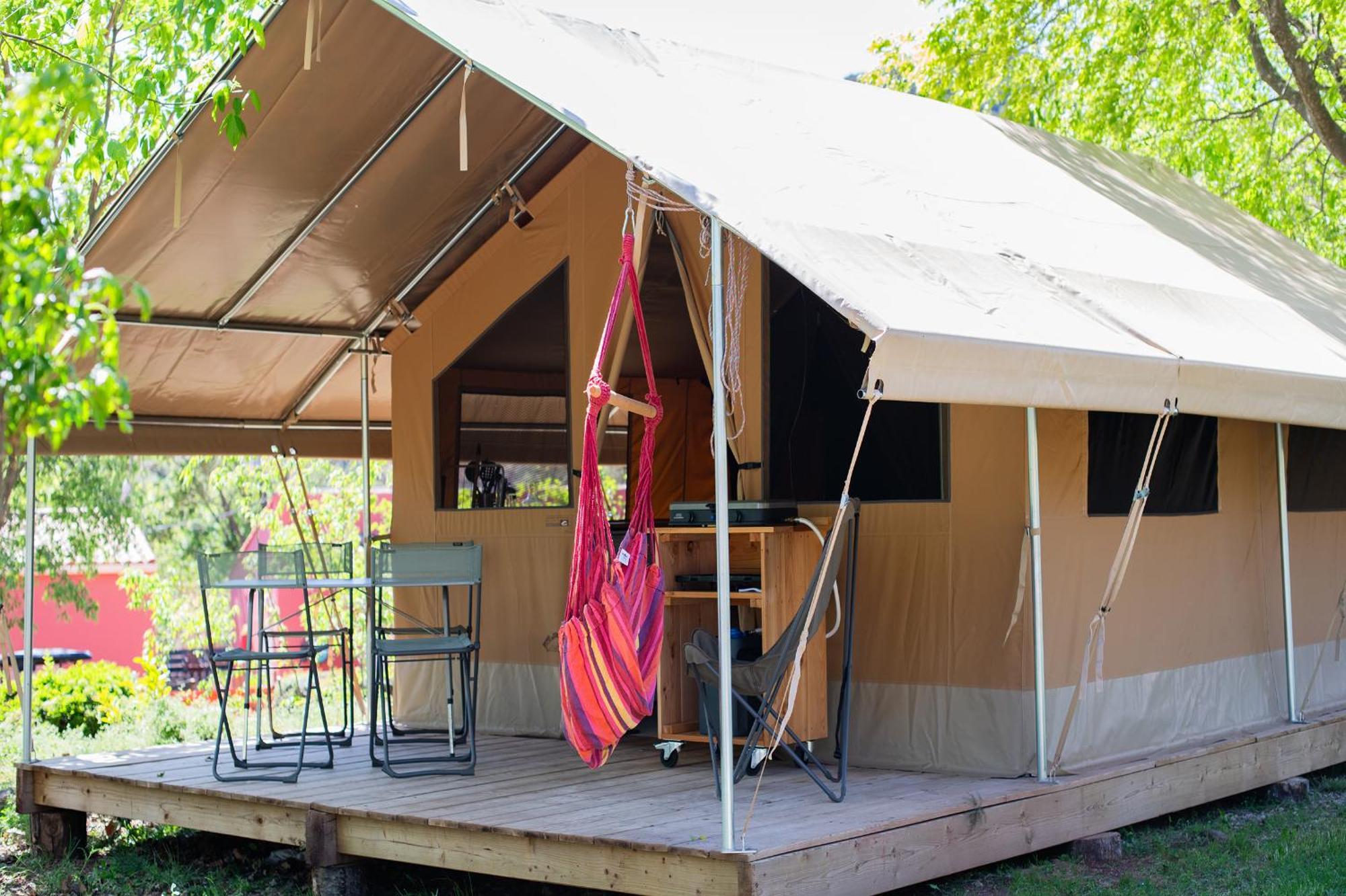 Camping Onlycamp Les Vailhes Lodève Esterno foto